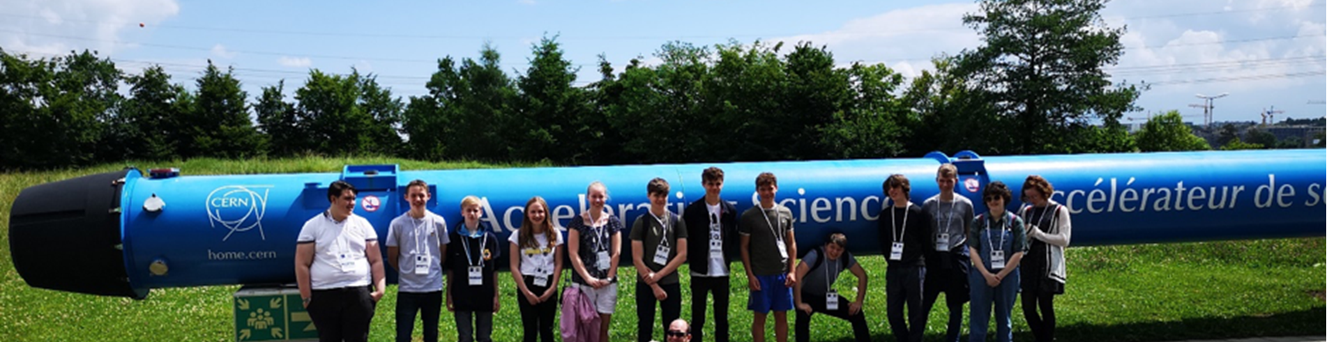 PHYSICS STUDENTS VISIT LEADING RESEARCH CENTRE